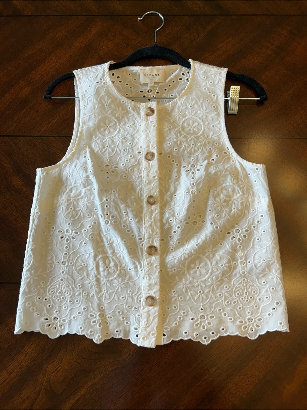 BNWT Sézane Roni White Eyelet Button-Front top